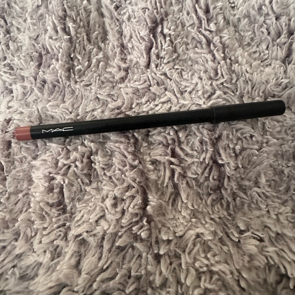 MAC Lip Pencil